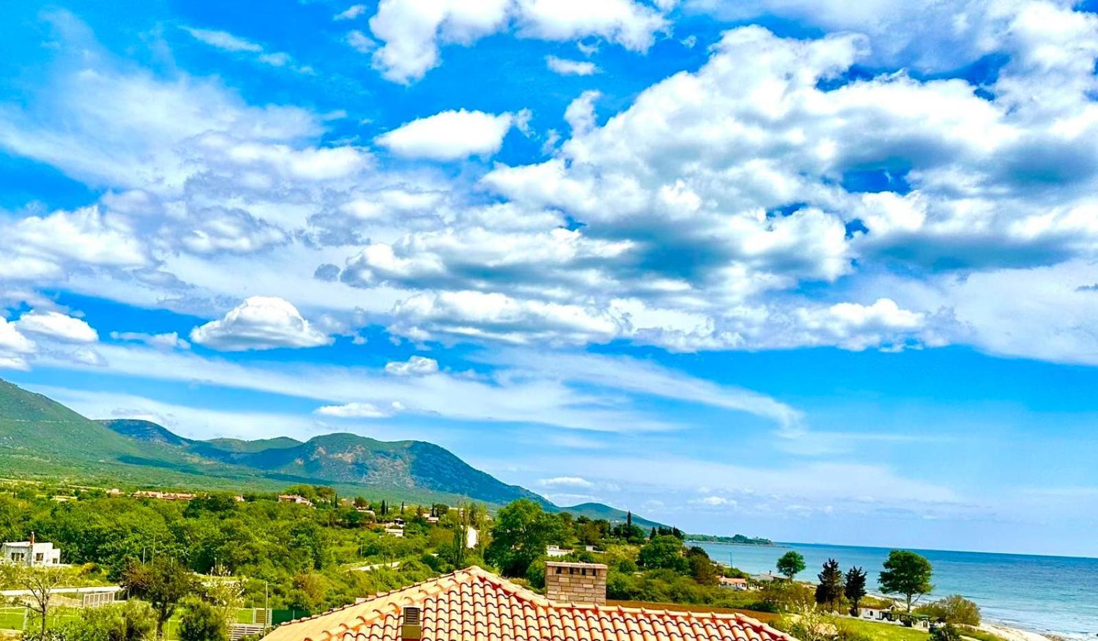 Villa Sea Esta Marónia Bagian luar foto