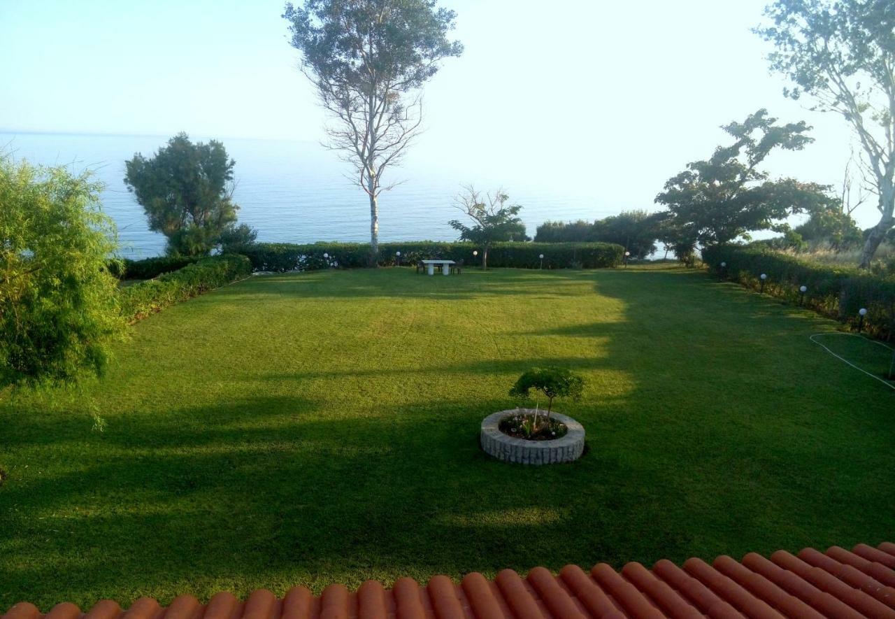 Villa Sea Esta Marónia Bagian luar foto