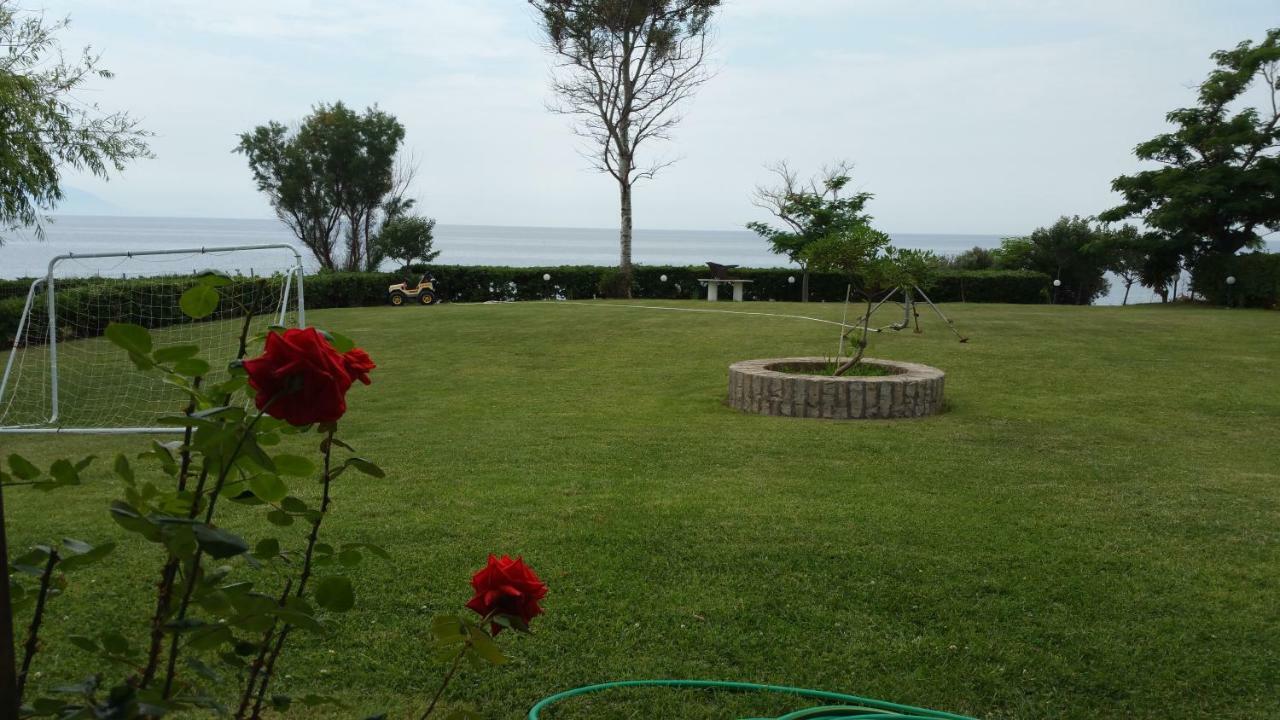 Villa Sea Esta Marónia Bagian luar foto